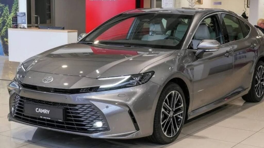 Toyota Camry 2025: Luxury Hybrid Sedan with Sporty Design, Price and Full Features Revealed